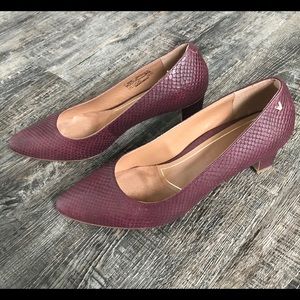 Vionic Burgundy Faux Snakeskin Pumps, Size 9
